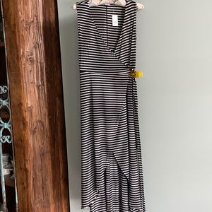 NWT GAP
SLEEVELESS KNIT WRAP MIDI DRESS
